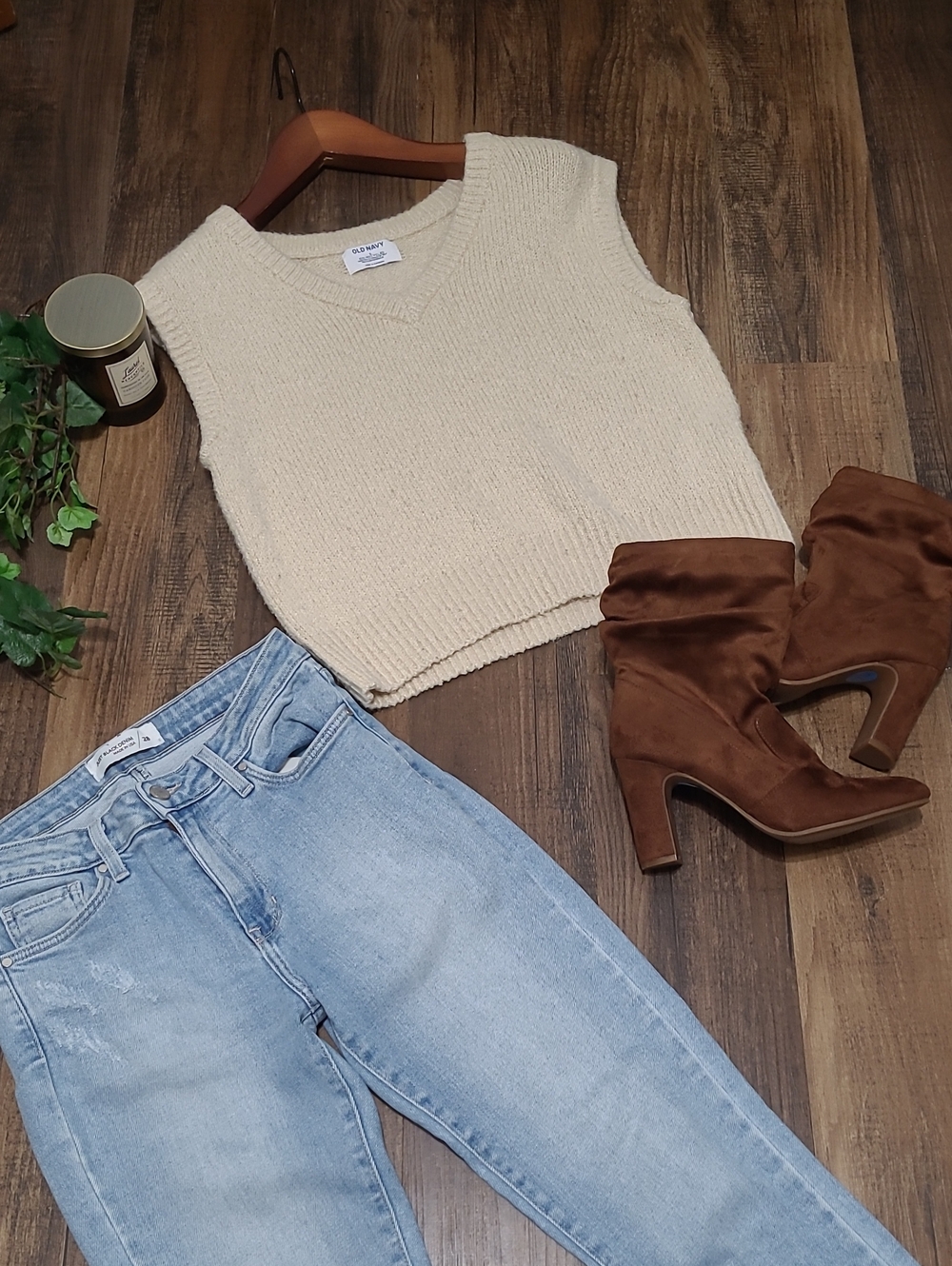 Old Navy Cream Sleeveless Sweater